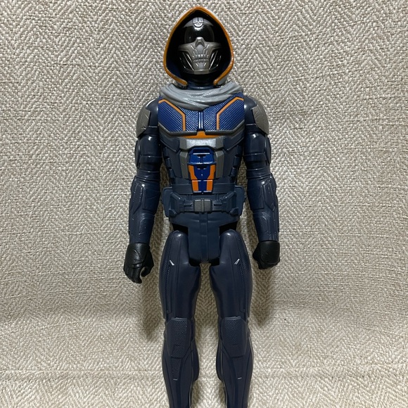 Task Master 12” action figure - Picture 2 of 2